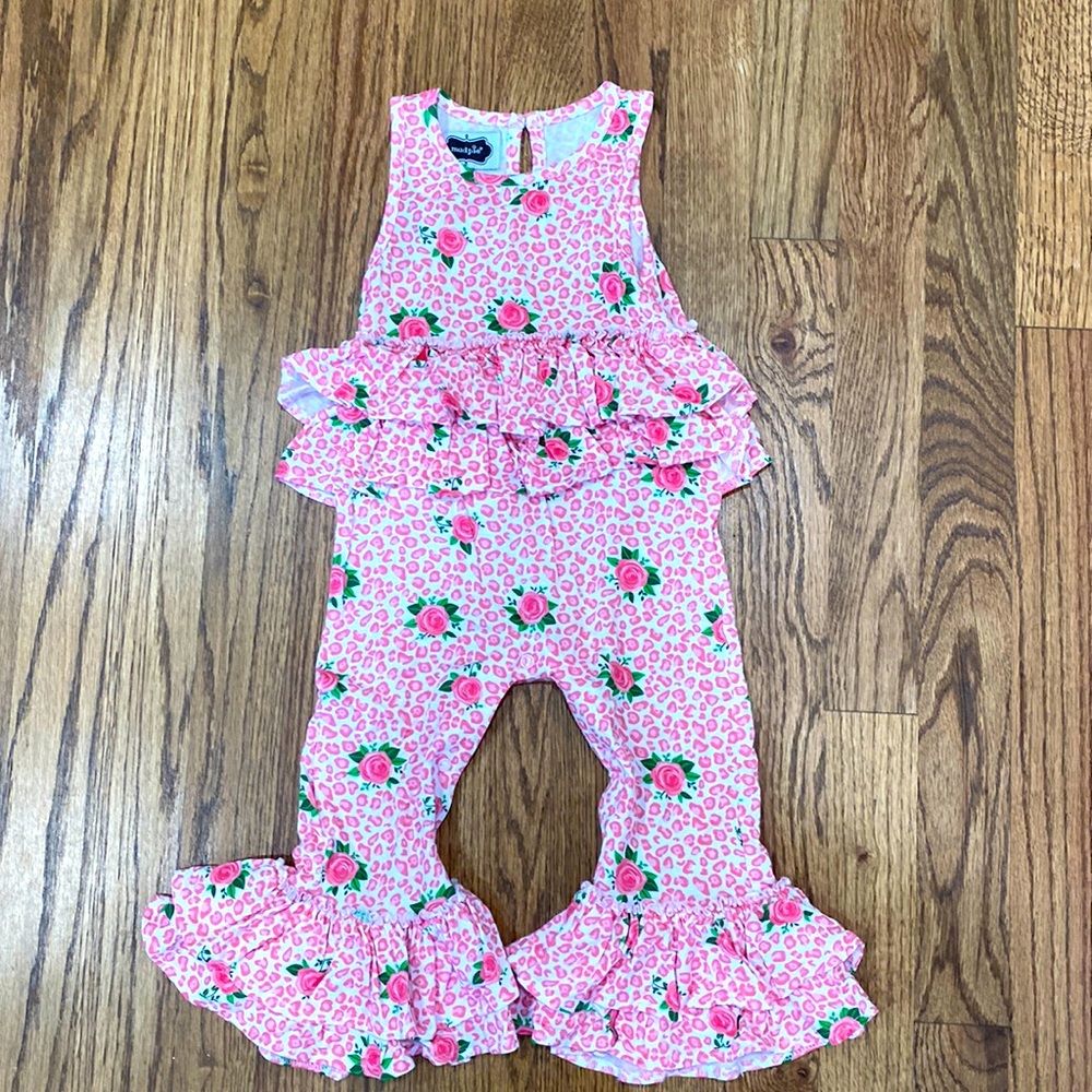 Mud Pie Jumper. Pink Roses. Absolutely Adorable! 12-18 months
